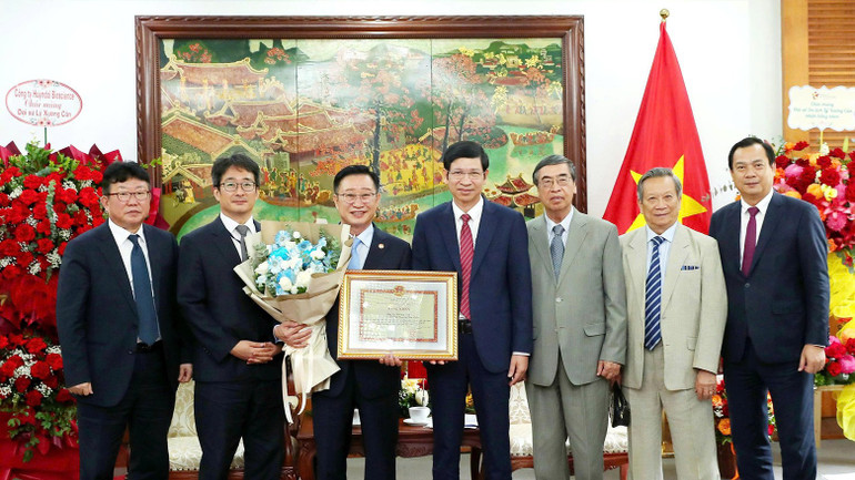 lyxuongcan2.jpg