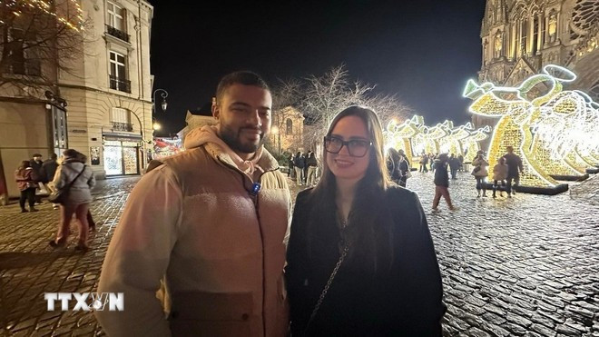 Wilhem Hardy và Marnie Rorot-Bonin. (Ảnh: TTXVN)