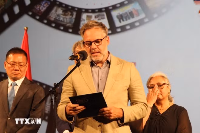 Ông David Kaspar, Thứ trưởng Bộ Văn hóa Cộng hòa Séc, phát biểu tại lễ khai mạc. (Ảnh: TTXVN)