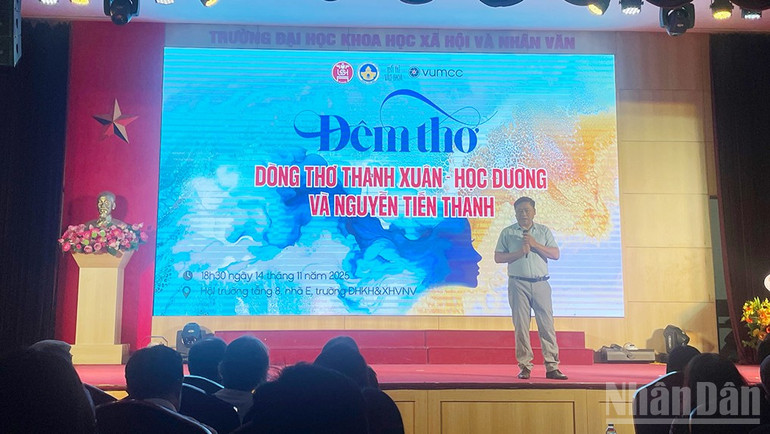 En poesiopptreden på poesikvelden. ndo_br_demtho2.jpg