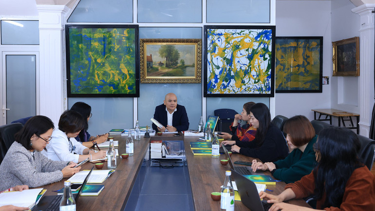 ទិន ធួង១០.jpg