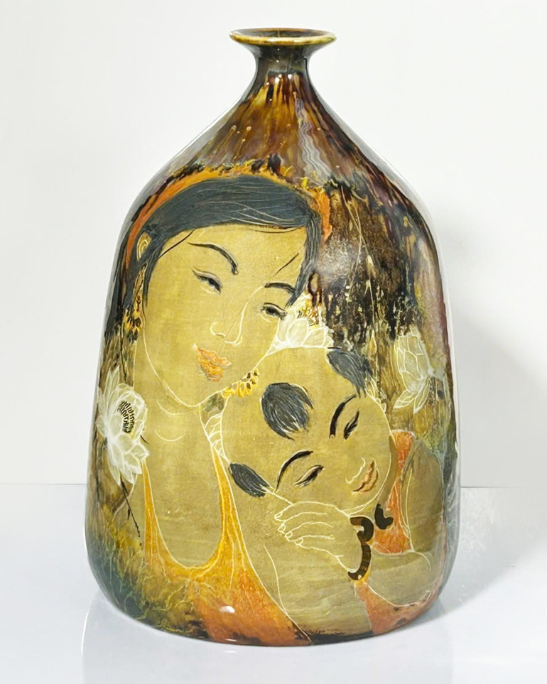 Tác phẩm gốm "Mẹ con". ngobahoang-mecon.jpg