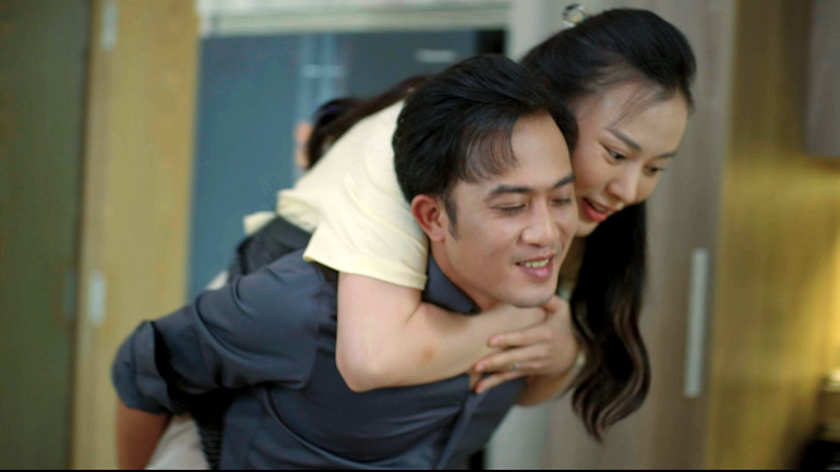 Doãn Quốc Đam và Phương Oanh tái ngộ trong phim. giongang1.jpg