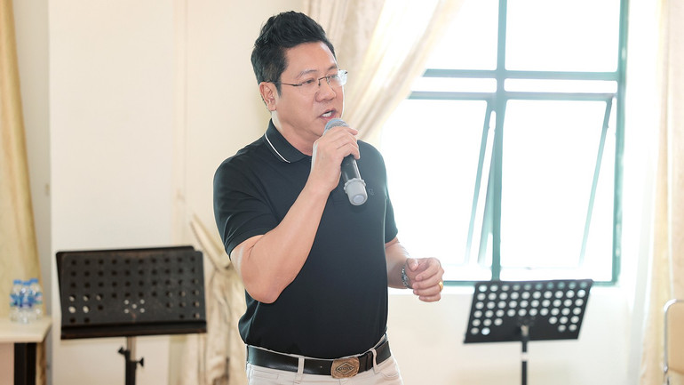 PhD, People's Artist Quoc Hung. trian-qhuong.jpg