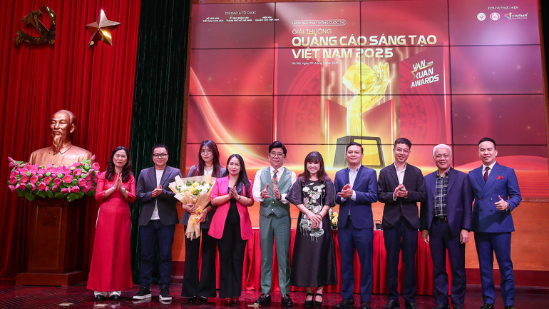 Ban Tổ chức Giải thưởng Quảng cáo sáng tạo Việt Nam - Vạn Xuân Awards 2025 ký biên bản ghi nhớ hợp tác truyền thông với 6 cơ quan thông tấn, báo chí và truyền thông. qc-ky.jpg