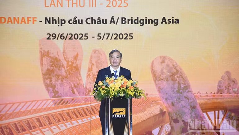 ndo_br_khaimac-letrungchinh.jpg