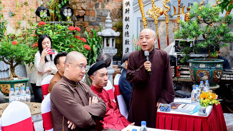 ກອງປະຊຸມສຳມະນາບໍ່ພຽງແຕ່ແມ່ນເຫດການວິທະຍາສາດເທົ່ານັ້ນ, ຫາກຍັງແມ່ນການເຄື່ອນໄຫວປະຕິບັດຕົວຈິງເພື່ອເຊື່ອມຕໍ່ການຄົ້ນຄ້ວາ - ຄຸ້ມຄອງ - ຊຸມຊົນ, ມຸ່ງໄປເຖິງຮູບແບບອະນຸລັກຮັກສາແບບຍືນຍົງ. dinh-toadam1.jpg