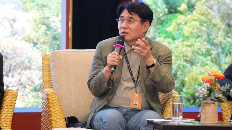នាយកបណ្ណសារភាពយន្តកូរ៉េ Kim Hong Joon ។ dn-gdvienphimhq.jpg