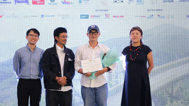 “The Young Theorist’s Club” giành giải Dự án MYLAB. vuonuom.jpg