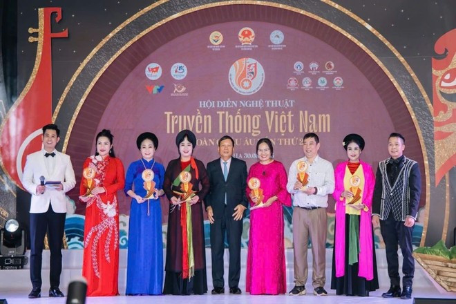 Công tác gìn giữ và phát huy bản sắc văn hóa dân tộc luôn được ông Hoàng Đình Thắng và Liên hiệp Hội đặt ở vị trí trung tâm. (Ảnh nhân vật cung cấp)