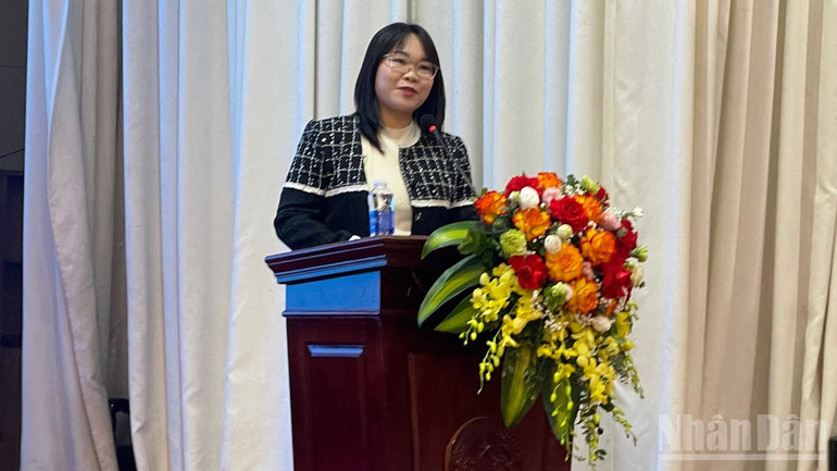 Поэт Фунг Тхи Хыонг Ли. ndo_br_vanhoctre-huongly.jpg