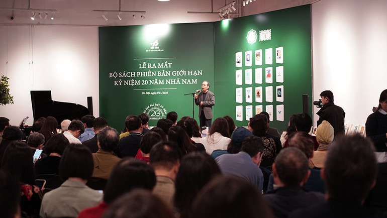 شاعر نگوین کوانگ تیو در مورد Nha Nam به اشتراک می گذارد. nhanam-cthnv.jpg