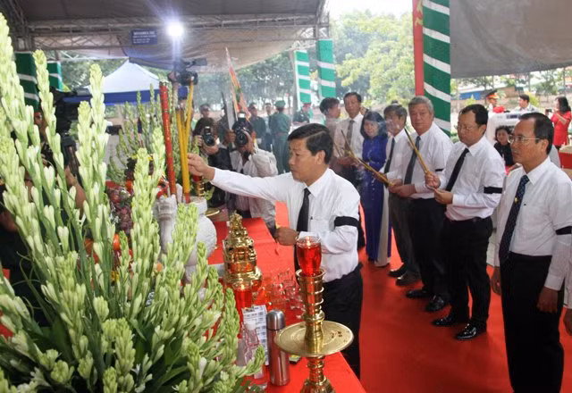 Bình Dương truy điệu và an táng 62 hài cốt liệt sĩ ảnh 2
