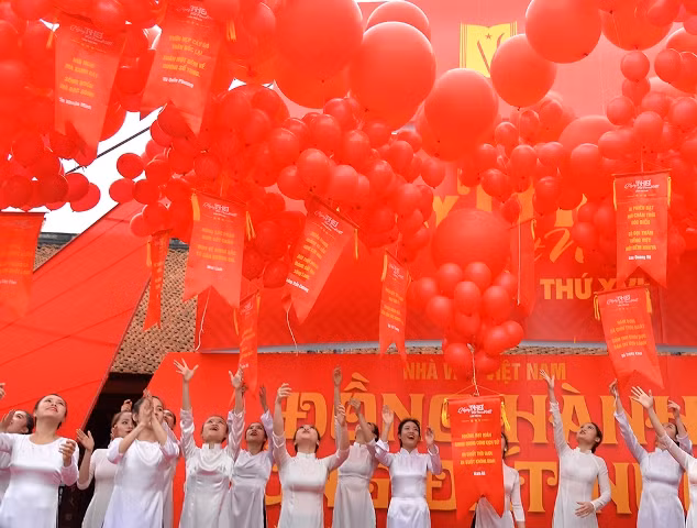 Ngày thơ Việt Nam lần thứ 16 ảnh 8