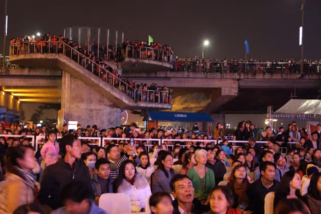  Cả nước tưng bừng đón chào năm mới 2018 ảnh 4