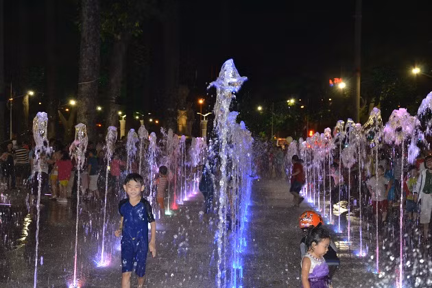 Sắc màu đêm Giáng sinh an lành ảnh 9 Sắc màu đêm Giáng sinh an lành ảnh 9