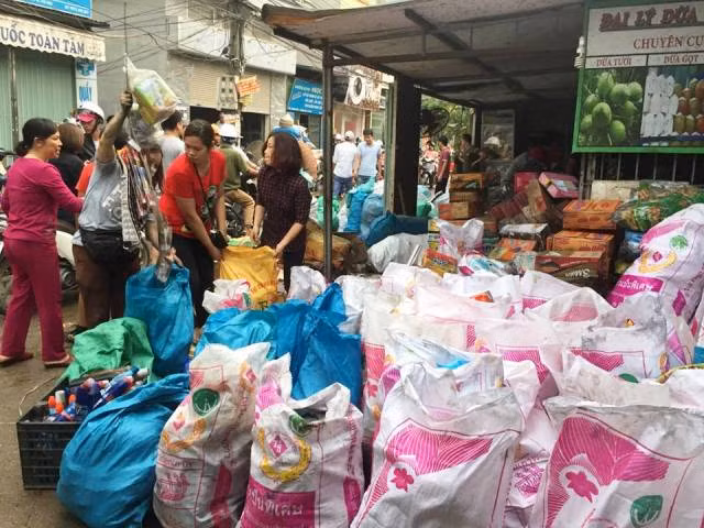 Cháy lớn tại chợ Quang, Hà Nội ảnh 10 Cháy lớn tại chợ Quang, Hà Nội ảnh 10