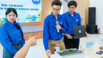 Các đội thi trình bày dự án “Thanh thiếu niên Đà Nẵng đổi mới sáng tạo các sáng kiến vì cộng đồng” năm 2025.