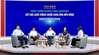 Các chuyên gia chia sẻ tại tọa đàm về logistics ngày 29/5 do Tạp chí Công thương tổ chức. 