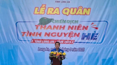 Bí thư Tỉnh đoàn Long An Trần Hải Phú phát động Chiến dịch Thanh niên tình nguyện hè năm 2025.