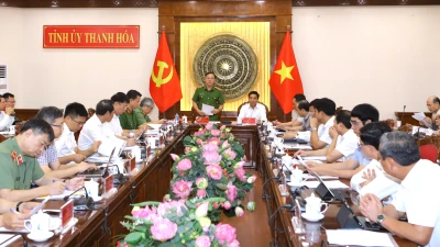 Toàn cảnh buổi làm việc.