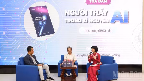 Các diễn giả tại tọa đàm.