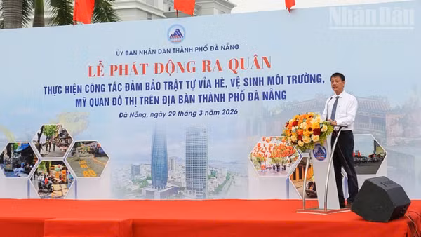 Lễ phát động ra quân thực hiện công tác bảo đảm trật tự vỉa hè, vệ sinh môi trường, mỹ quan đô thị trên địa bàn thành phố.