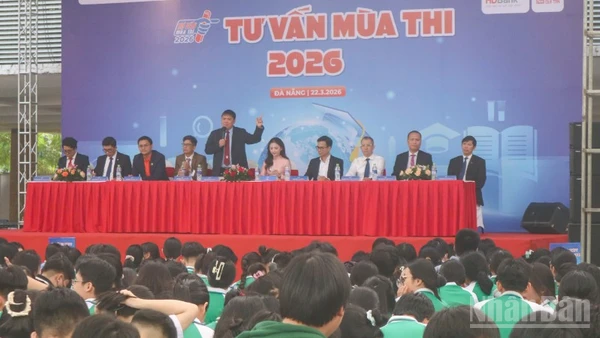 Quang cảnh Chương trình Tư vấn mùa thi năm 2026.