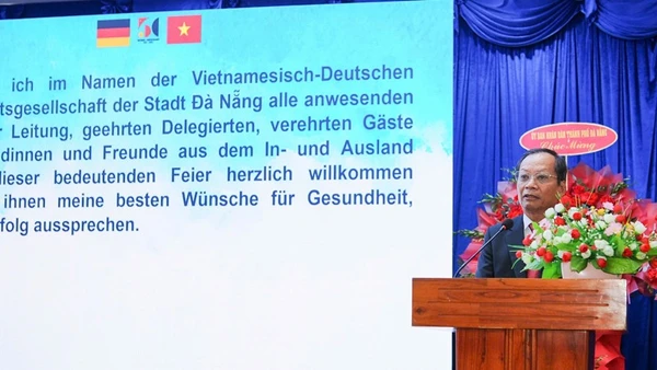 Chủ tịch Hội hữu nghị Việt Nam-Đức thành phố Đà Nẵng Nguyễn Hữu Lai phát biểu.