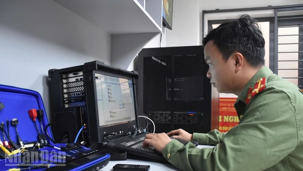 Phòng An ninh mạng và phòng, chống tội phạm sử dụng công nghệ cao Công an thành phố Đà Nẵng đấu tranh tội phạm trên không gian mạng.