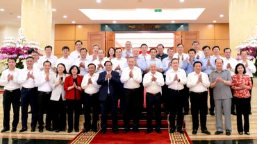Tổng Bí thư Tô Lâm và các đồng chí lãnh đạo Đảng, Nhà nước dự buổi làm việc với Ban Thường vụ Đảng ủy Mặt trận Tổ quốc, các đoàn thể Trung ương.