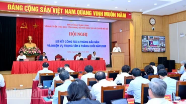 Tổng Bí thư Tô Lâm, Trưởng Ban Chỉ đạo Trung ương về phát triển khoa học, công nghệ, đổi mới sáng tạo và chuyển đổi số, phát biểu chỉ đạo tại hội nghị.