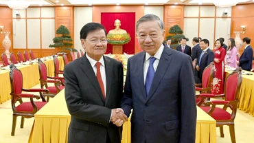 Tổng Bí thư Tô Lâm tiếp Tổng Bí thư, Chủ tịch nước Lào Thongloun Sisoulith.