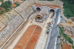 Giai đoạn 1 dự án Đồng Đăng- Trà Lĩnh có hai hầm xuyên núi là Đông Khê (500m) và Thất Khê (200m).
