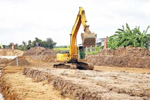 Công trường thi công đường cao tốc Châu Đốc-Cần Thơ-Sóc Trăng đoạn qua địa bàn Cần Thơ.