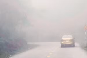 Sương mù dày đặc trên đèo Violăk là một trong những nguyên nhân liên tục xảy ra tai nạn giao thông.