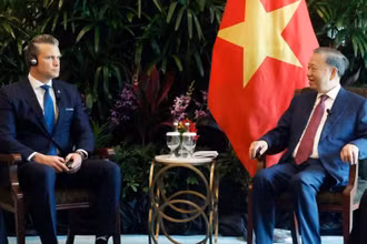 Tổng Bí thư, Chủ tịch nước Tô Lâm tiếp Bộ trưởng Chiến tranh Hoa Kỳ Pete Hegseth. (Ảnh: Thống Nhất/TTXVN)