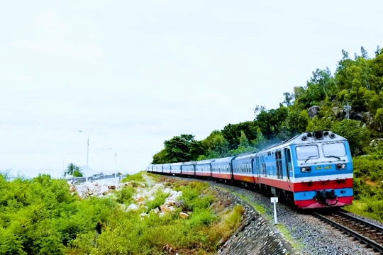 [Video] Ngành đường sắt bổ sung 20.000 chỗ phục vụ Tết Dương lịch 2026