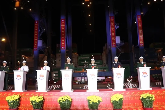 [Video] Cảng Cát Lái phát lệnh làm hàng đầu năm