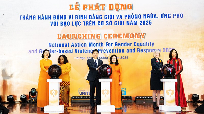 Các đại biểu dự Lễ phát động tại Hà Nội. Ảnh: VĂN BAN