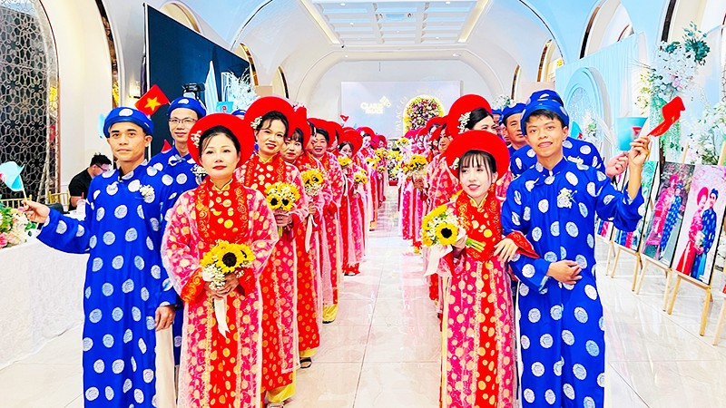 Các cặp đôi rạng ngời trong chương trình Lễ cưới tập thể năm 2025 vừa được tổ chức tại Thành phố Hồ Chí Minh.