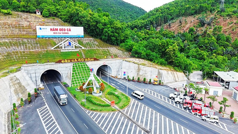 Công trình hầm đường bộ qua Đèo Cả.