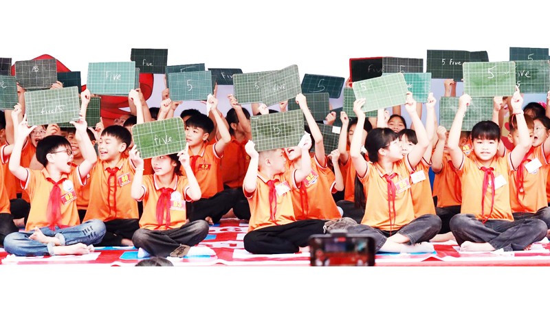 Triển khai thí điểm mô hình "Made in Việt Nam" tại Trường tiểu học Vạn Thắng (xã Cổ Đô, Hà Nội).