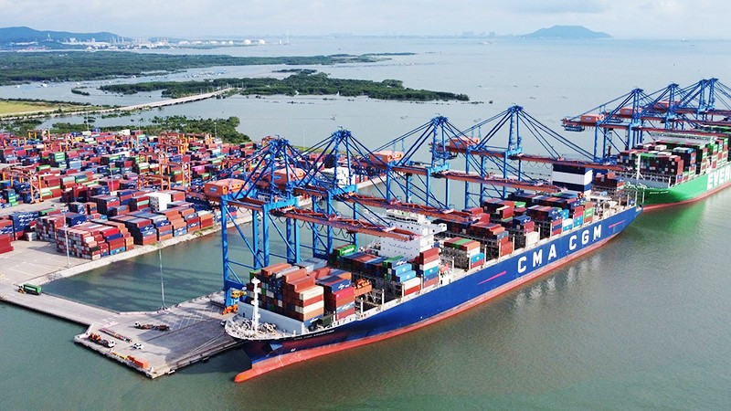 Việc phát triển các các tầng giá trị logistics xanh sẽ tạo bước nhảy vọt về năng lực cạnh tranh cho các trung tâm trung chuyển, logistics. Ảnh: KHIẾU MINH