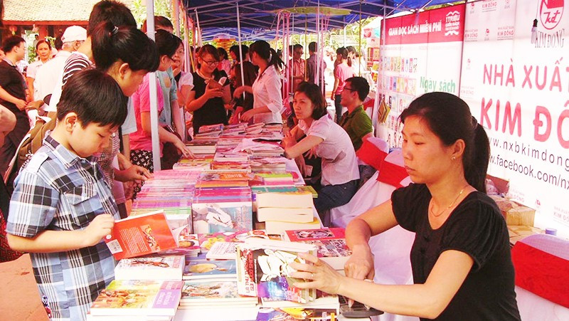 Nghiên cứu các đối tượng độc giả để có chiến lược tiếp cận sách văn học phù hợp là việc cần thúc đẩy hiện nay của các nhà xuất bản, công ty sách và tác giả. Ảnh: QUANG HƯNG