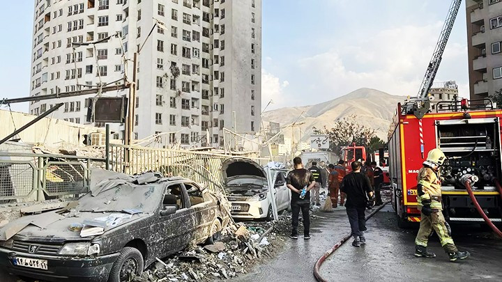 Thiệt hại ban đầu tại Iran sau các cuộc tấn công của Israel. Ảnh: EFE