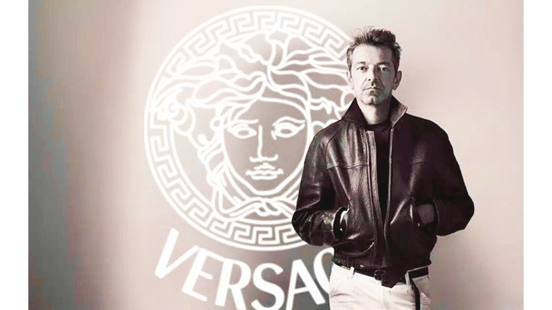 Pieter Mulier về với Versace
