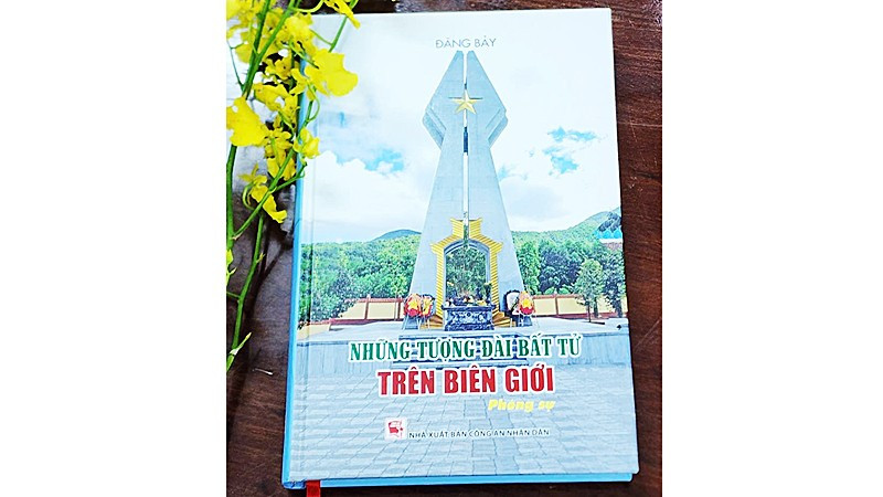 Biên cương nhớ bóng anh hùng