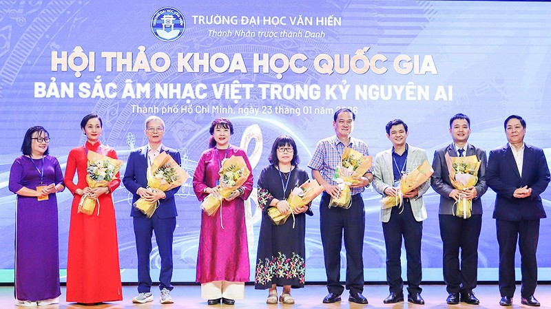 Các đại biểu nêu lên nhiều giải pháp xoay quanh việc phát triển bản sắc nhạc Việt trong kỷ nguyên AI.