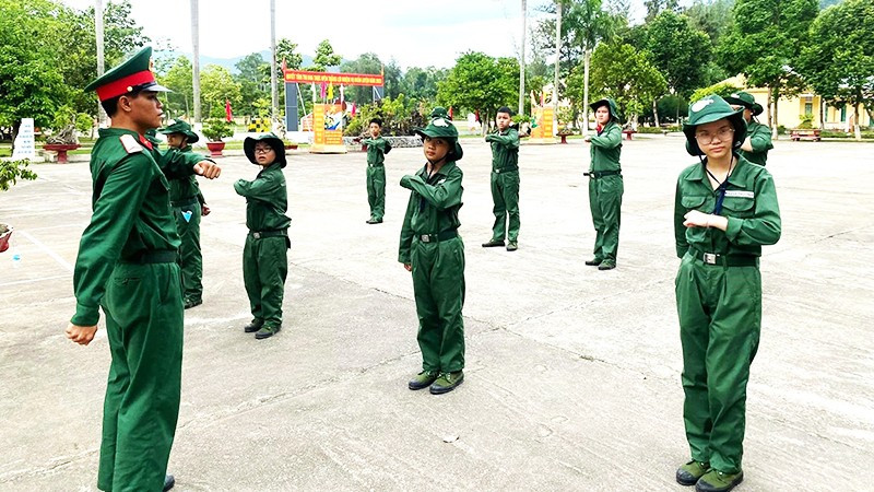 Học kỳ quân đội là mô hình giáo dục, rèn luyện thể lực, tính kỷ luật, tinh thần đồng đội cho học sinh được nhiều phụ huynh lựa chọn cho con trong dịp hè.